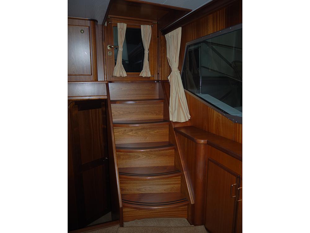 Saloon, Accommodation